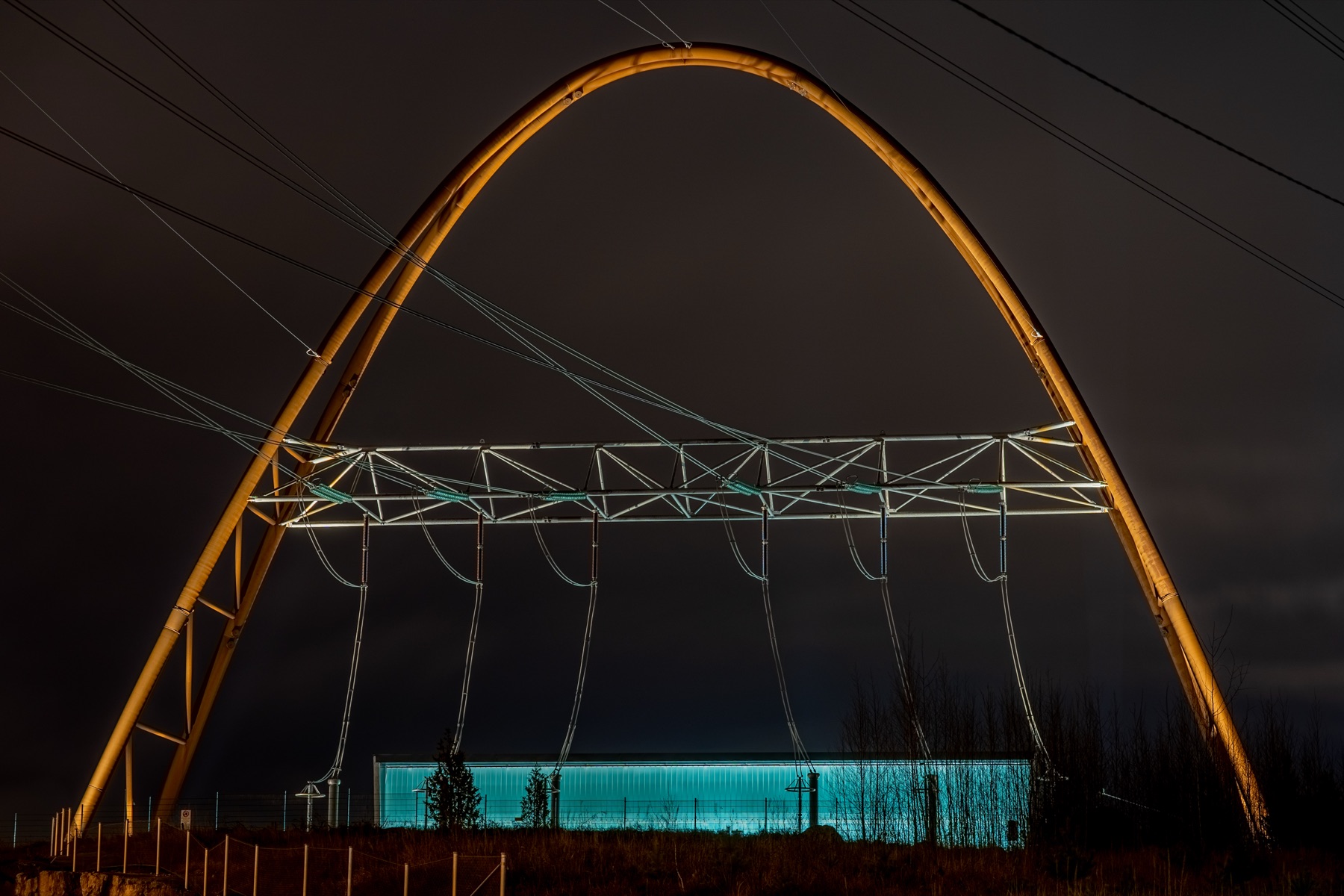 Vantaa Länsisalmi electricity pylon night RL-211218-1745